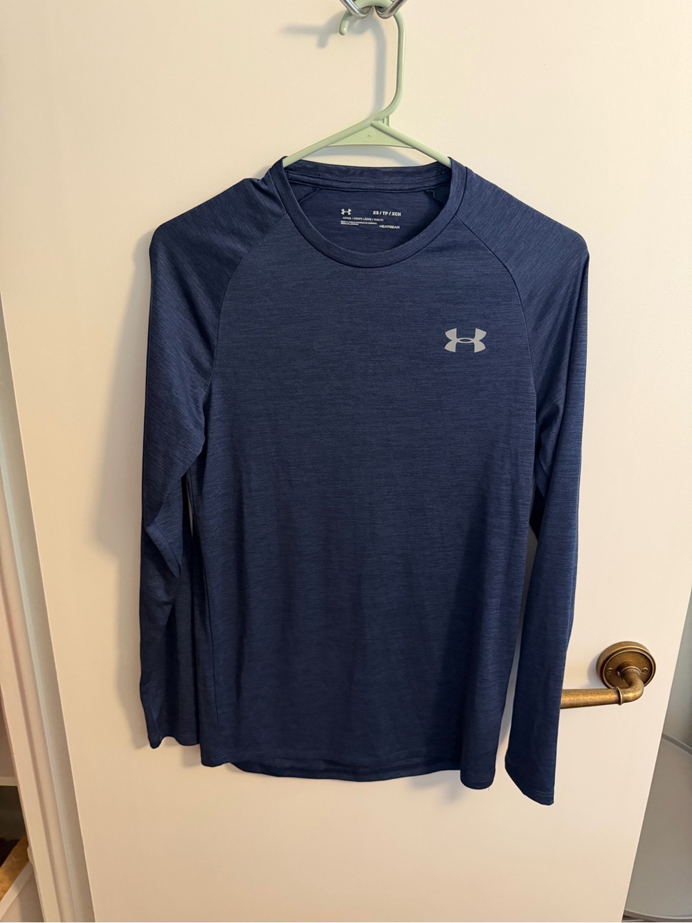 Under Armour HeatGear Blue Long Sleeve Athletic Top XS